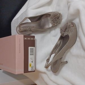 Bandolino Peep Toe Heels size 7